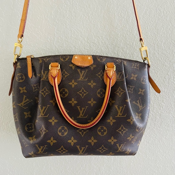 Louis Vuitton Turenne Monogram Canvas MM - Picture 5 of 10